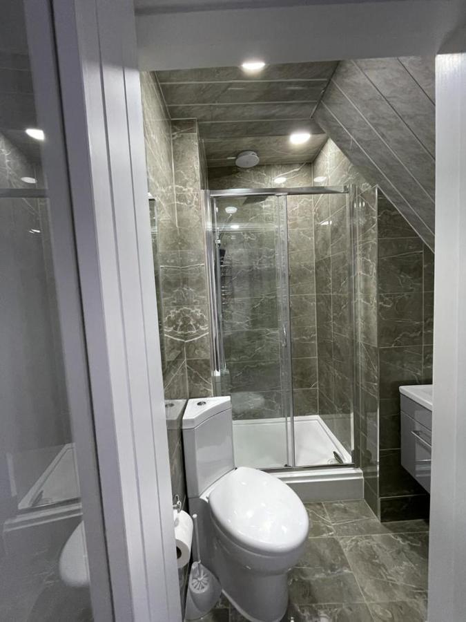 3 Bedroom Whalley Aparthotel Burnley Exterior foto